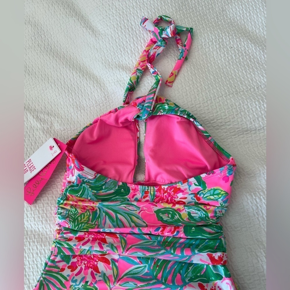 LILLY PULITZER LEDGER HALTER ONE PIECE
MULTI JOURNEY TO THE JUNGLE SWIMSUIT NWT - Picture 13 of 16